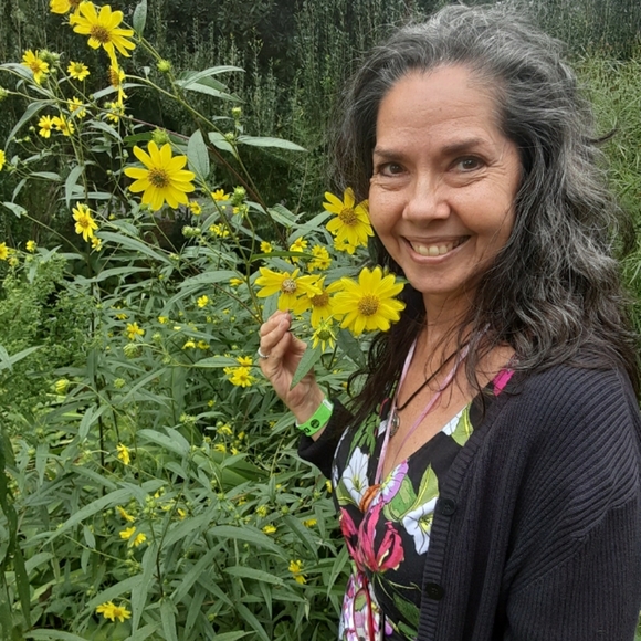 Meet your Posher, Robin - Picture 2 of 4